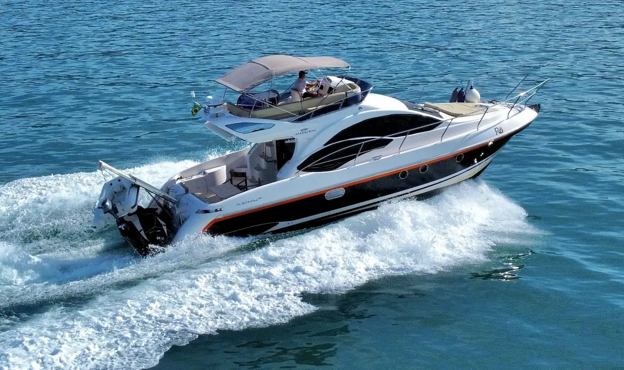 Azimut 43 para aluguel in Ilhabela