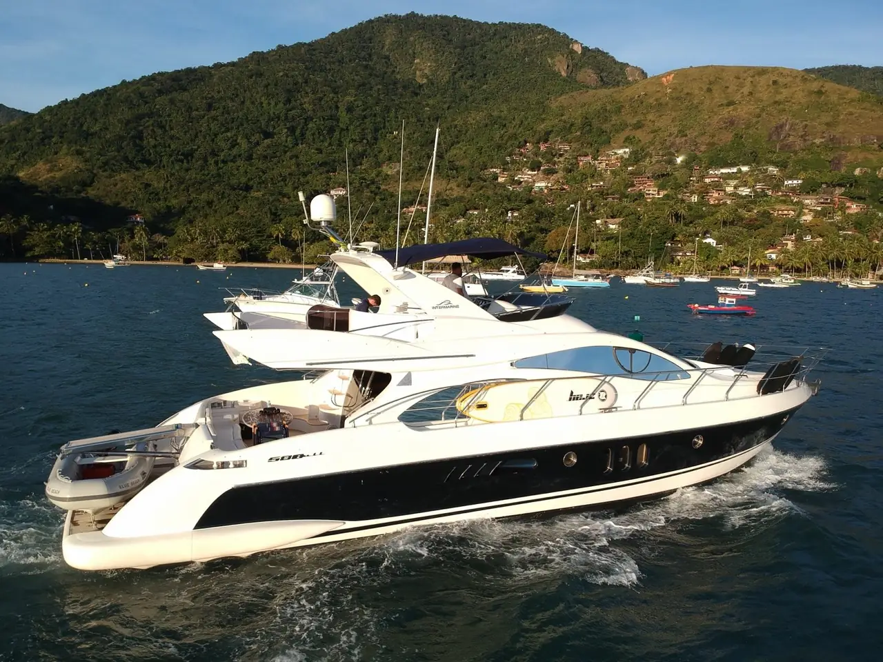Azimut 58 para aluguel en Ilhabela