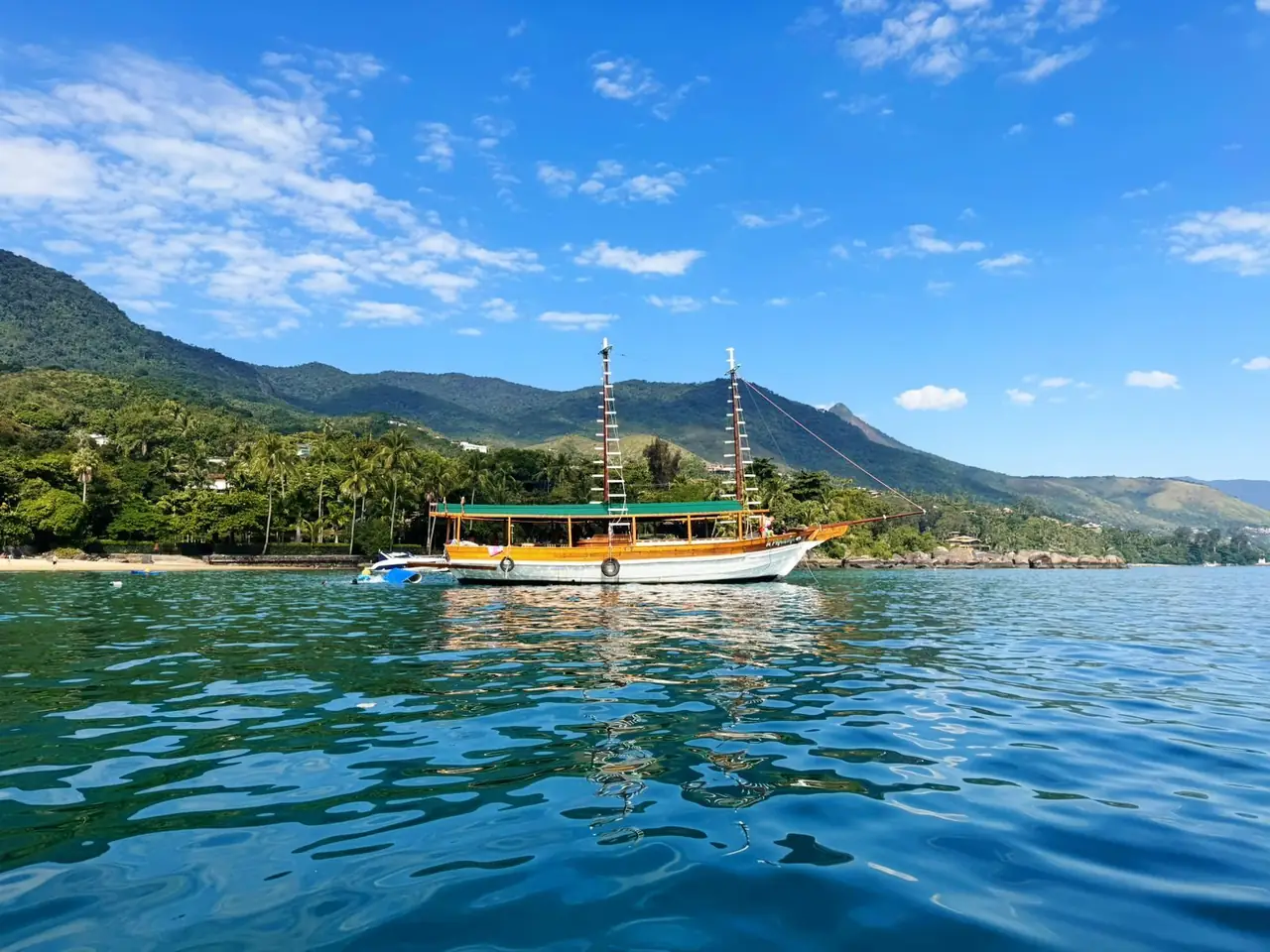 Escuna in Ilhabela – photo 2