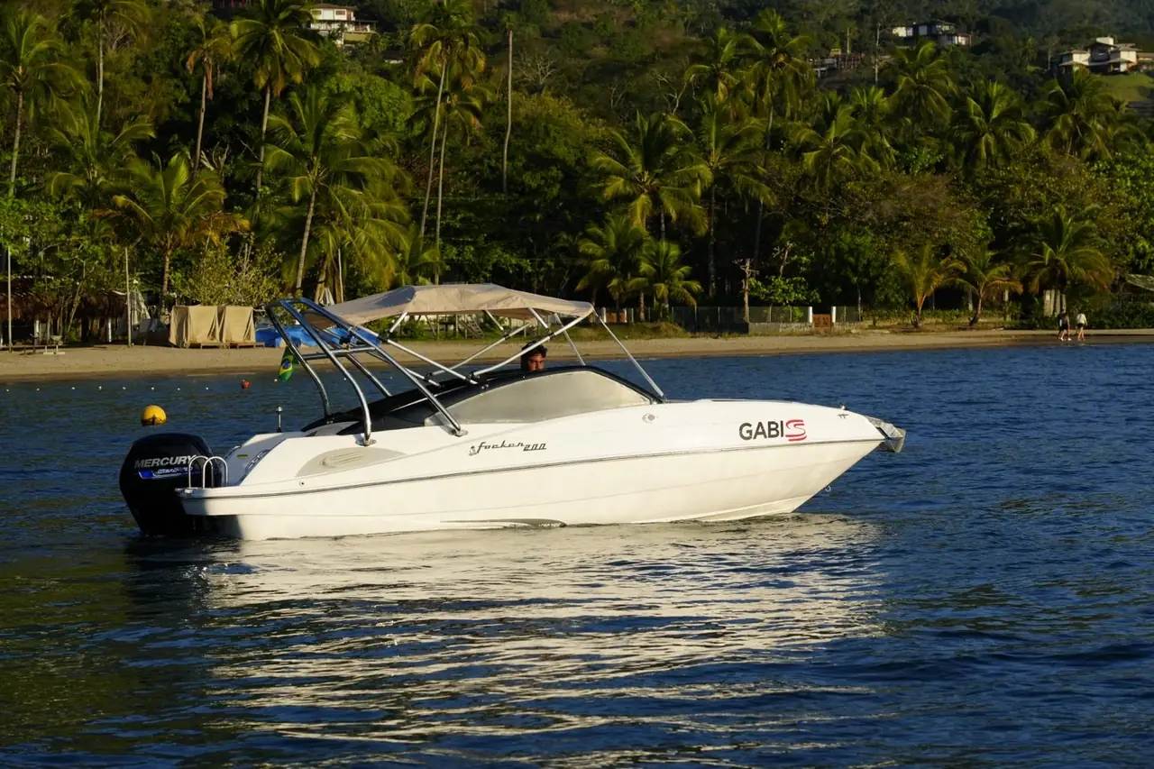 Focker 20 para aluguel in Ilhabela