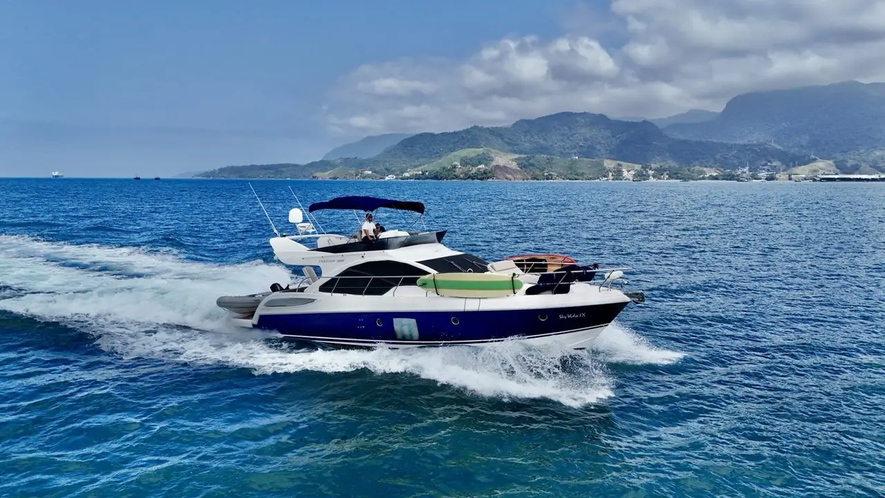Phantom 50 Fly para aluguel in Ilhabela