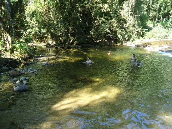 Poço de água cristalina na Cachoeira da Toca