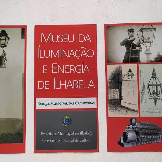 Placa do Museu da Iluminação e Energia no Parque Municipal das Cachoeiras