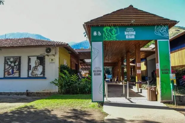 Entrada do Centro Cultural Waldemar Belisário, na Vila