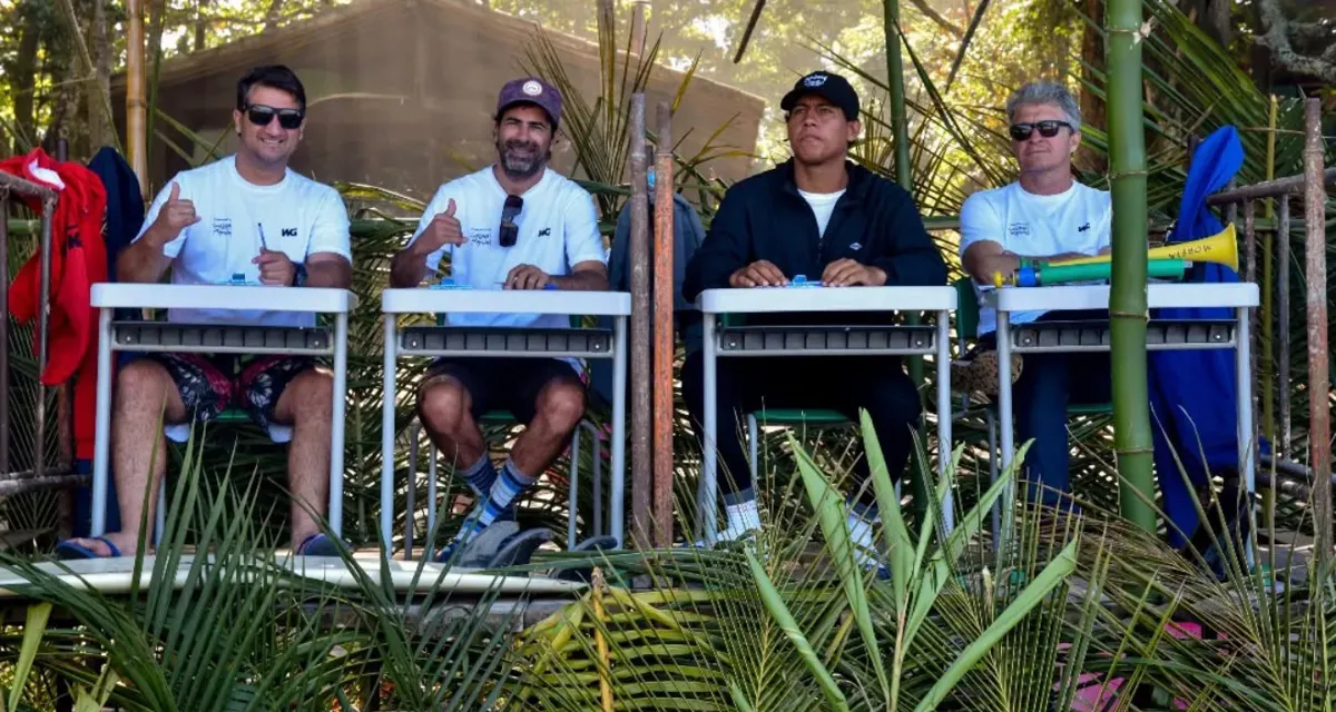 Juízes do campeonato de surf no Bonete