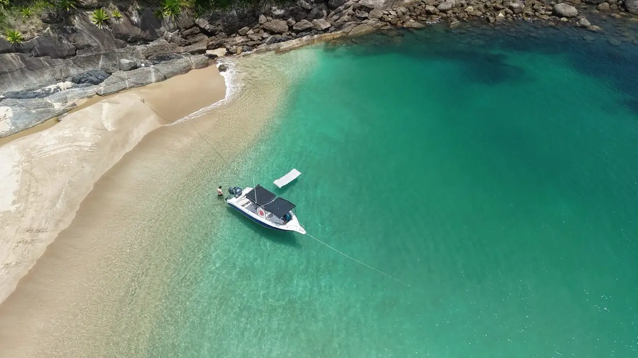Praia de Indaiaúba em Ilhabela