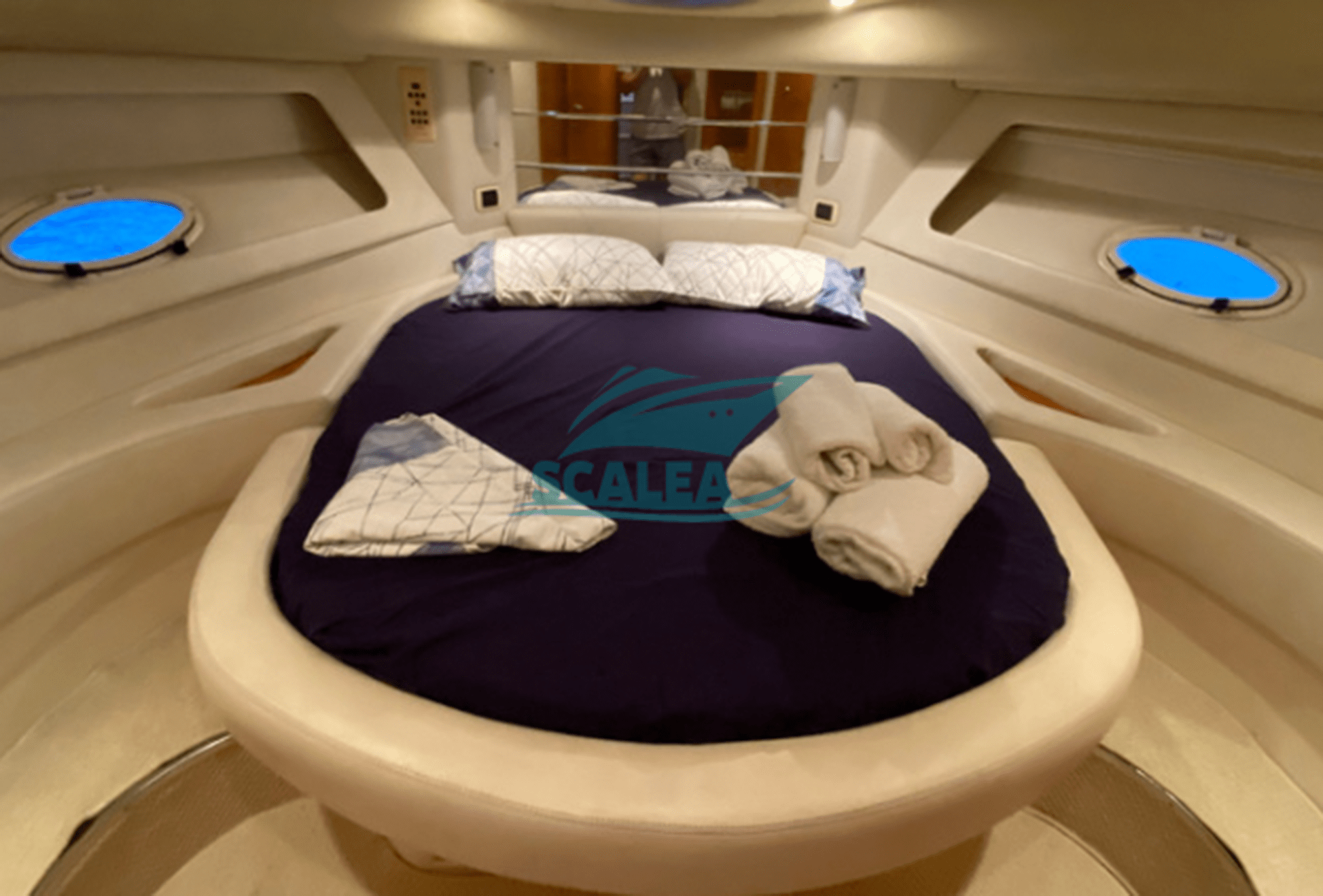 AZIMUT 380 FULL (10)
