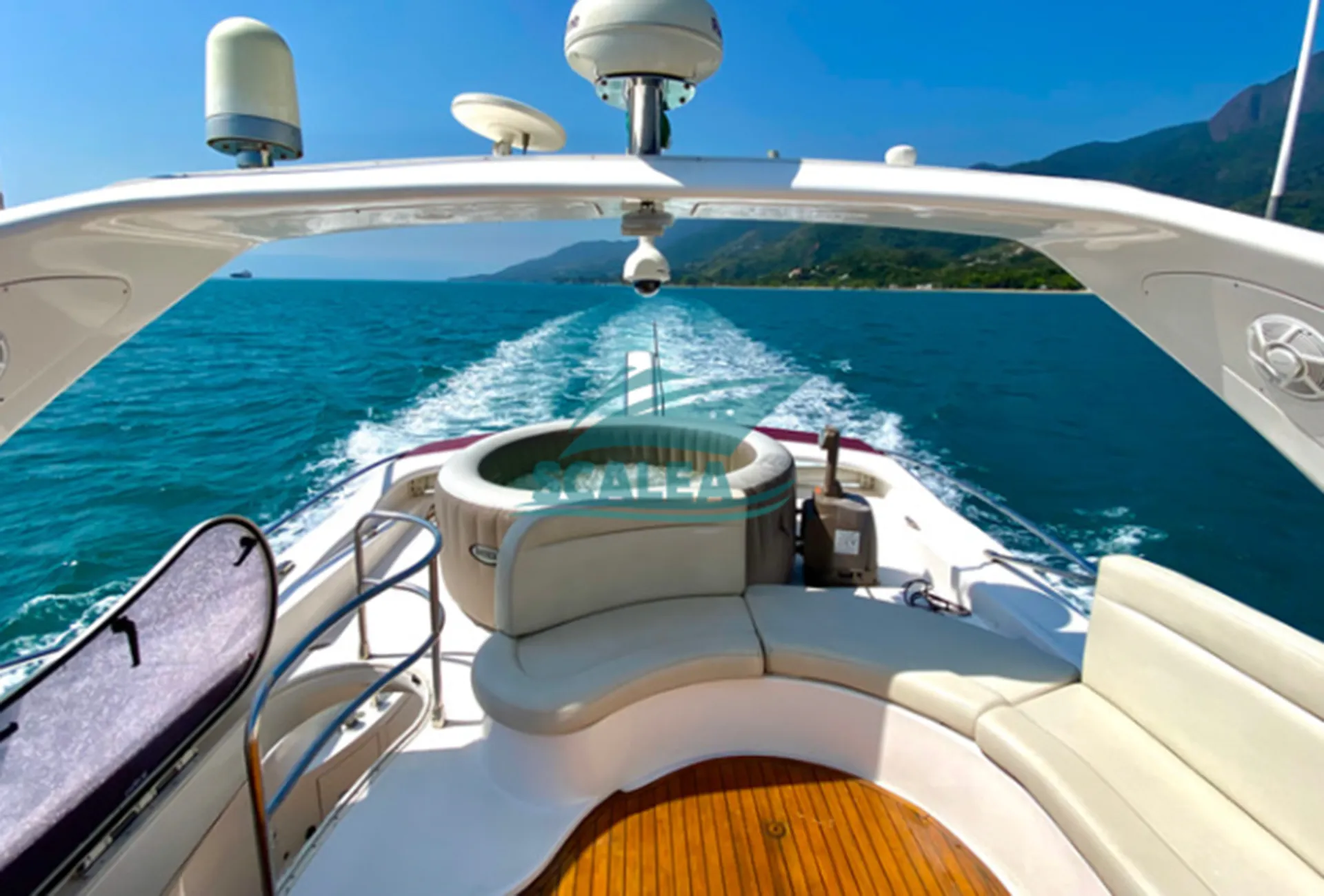AZIMUT 76 (6)